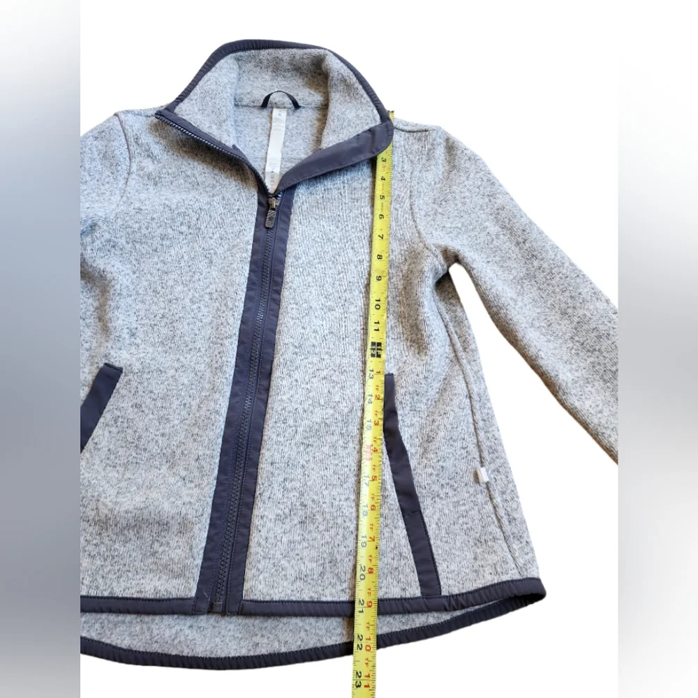 Lululemon Gray "It’s Fleecing Cold" Fleece Zip Up Jacket Warm Cozy Womens Size 2 - Picture 8 of 11